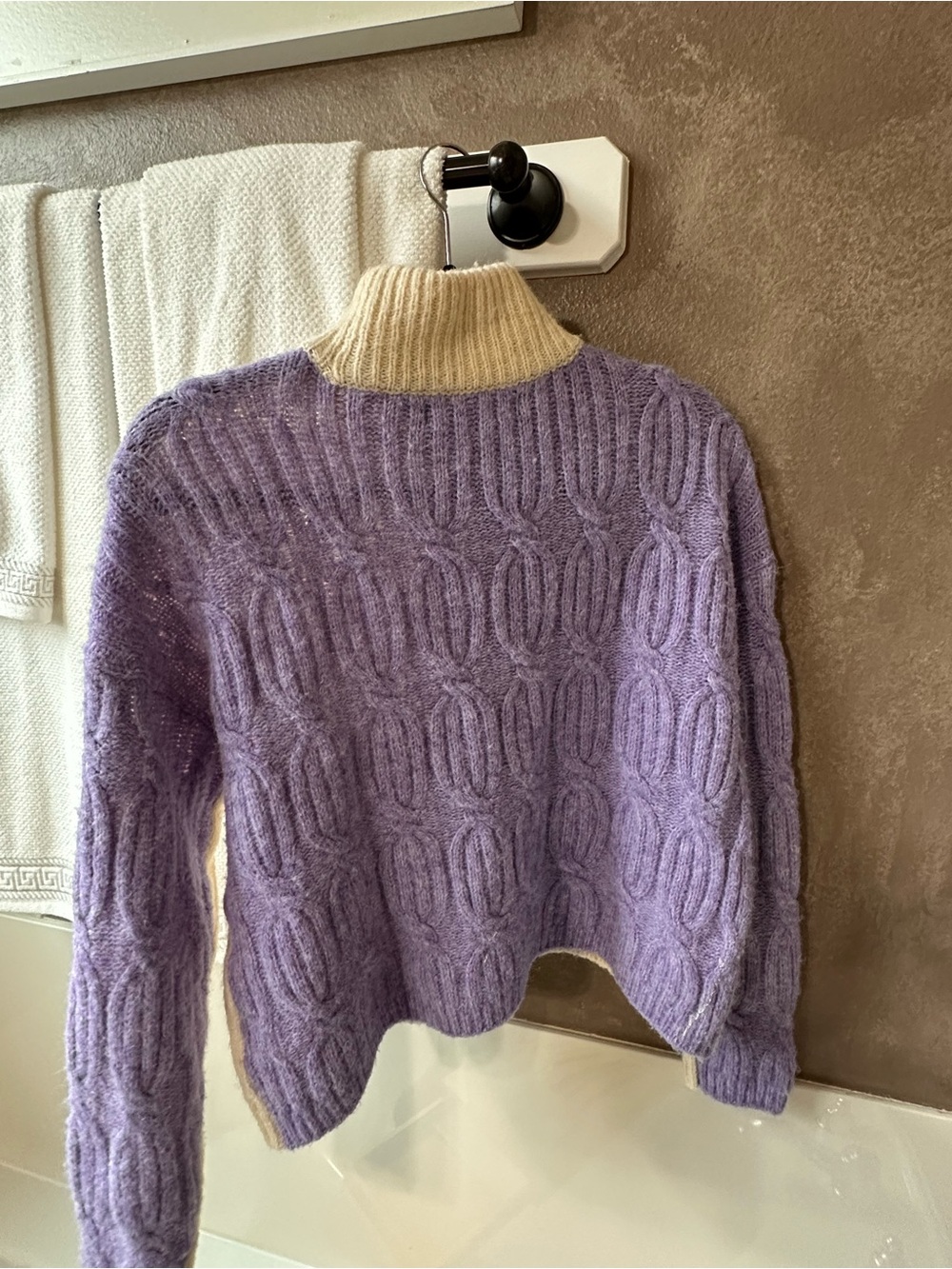 Vero Moda Cream Cable-Knit Turtleneck Sweater with Lavender Sleeves - Picture 3 of 6